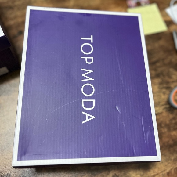 New in box Top Moda Stiletto Jeweled Heels - Picture 3 of 5